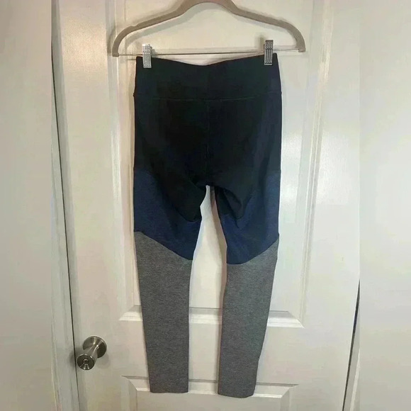 Outdoor Voices Women’s Tri-Color Blue Spring 7/8 Leggings - Size Small - Picture 3 of 4